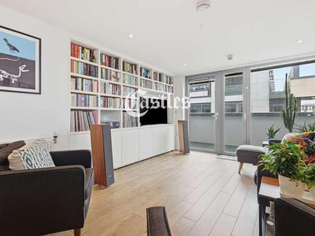 Flat for sale in Hale Village, Tottenham Hale