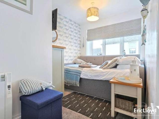 Flat for sale in Brixham