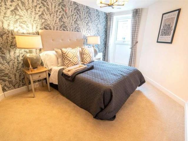 Flat for sale in Thatcham, West Berkshire