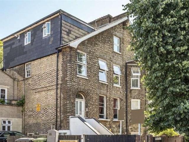 Flat for sale in London Borough of Lewisham, Greater London
