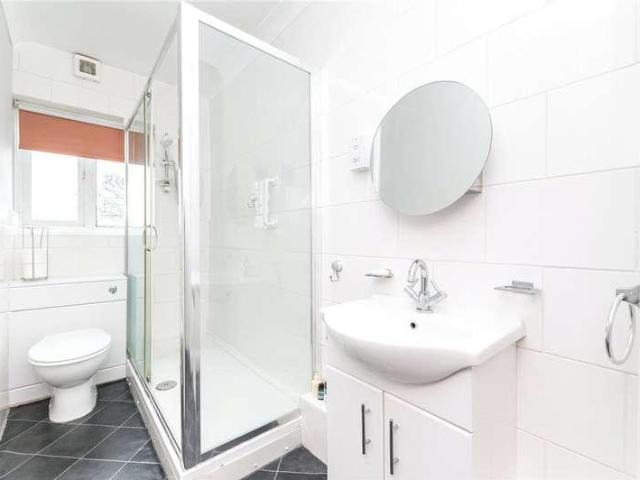 Flat for sale in Baildon, West Yorkshire