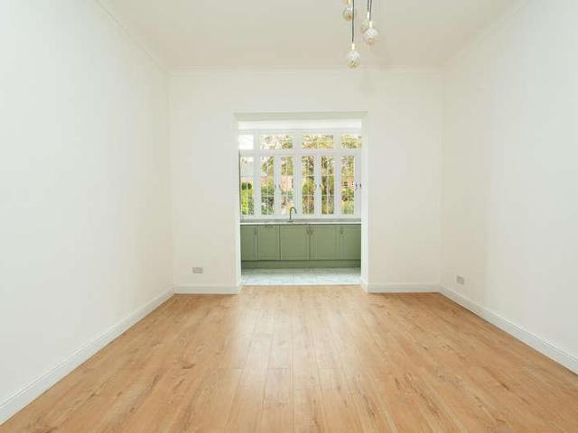 Flat for sale in Myatt's Fields, Greater London
