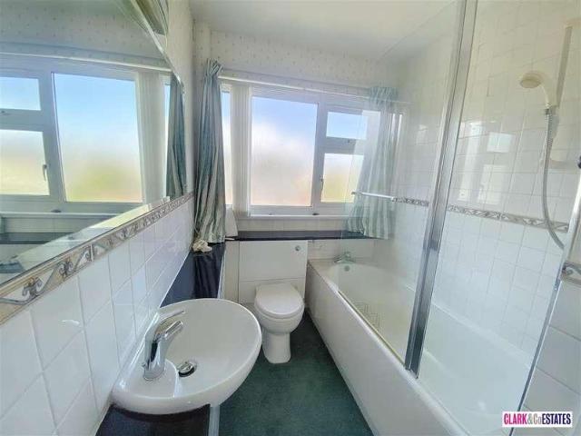 Flat for sale in Topsham, Exeter