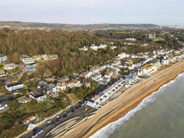 Flat for sale in Golden Valley, Folkestone