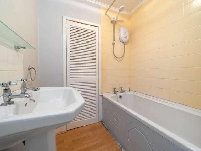 Flat for sale in Kilmacolm Flat for sale in Kilmacolm