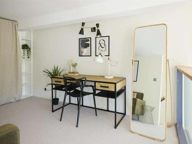 Flat for sale in Loughborough Junction, Greater London