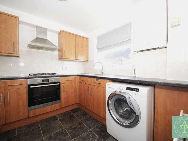 Flat for sale in Winchmore Hill, Palmers Green