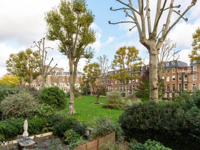 Flat for sale in Maida Vale, Greater London