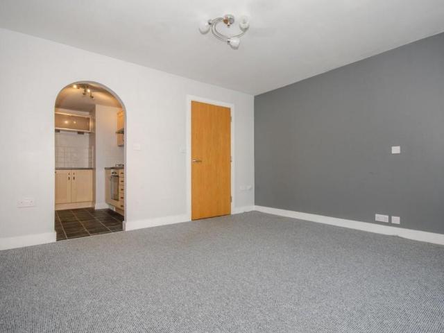 Flat for sale in Feckenham, City Of Bristol
