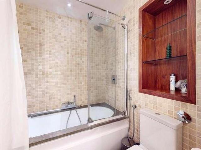 Flat for sale in Marylebone, Greater London