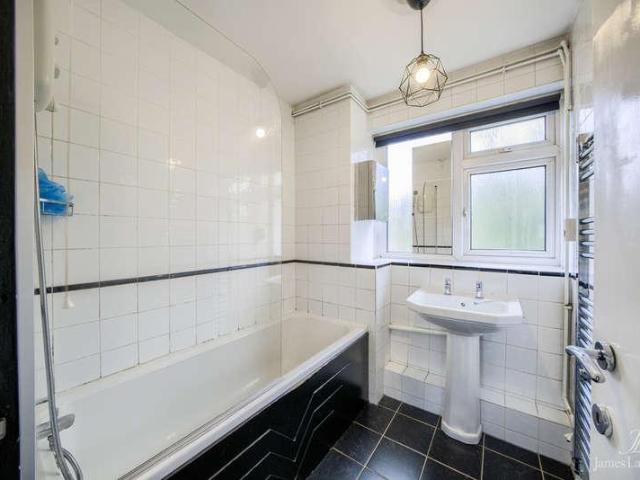 Flat for sale in Edgbaston, West Midlands