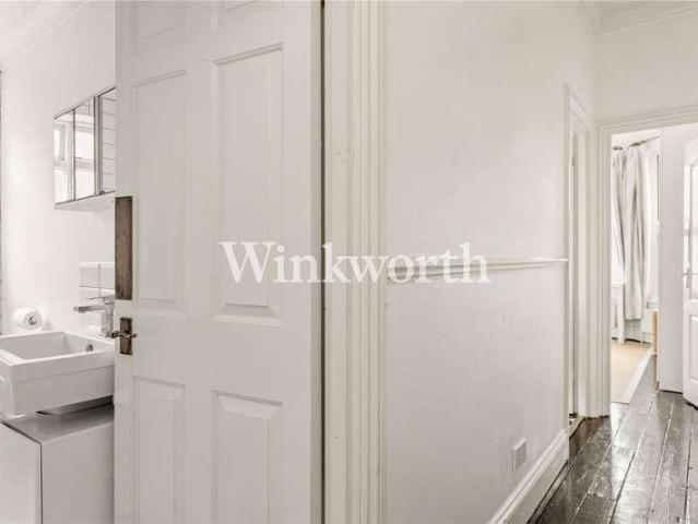 Flat for sale in Greater London