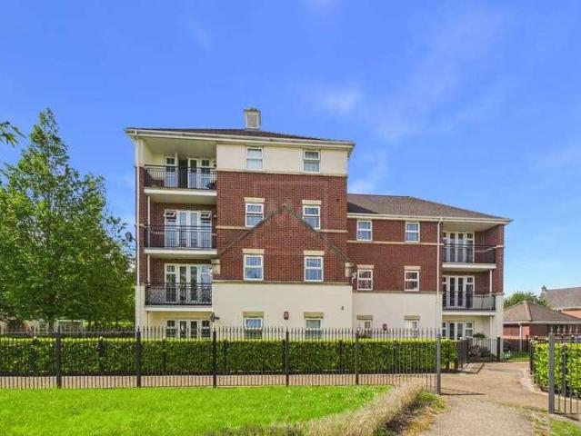 Flat for sale in Chapelford, Warrington