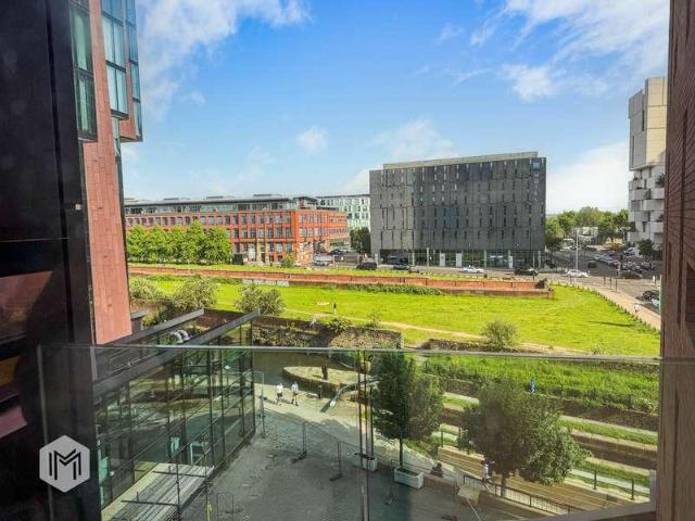 Flat for sale in Georgia, Greater Manchester