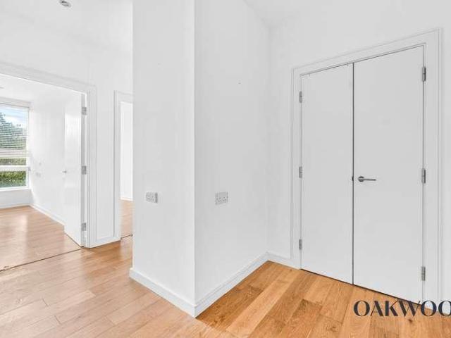 Flat for sale in Stoke Newington, Greater London