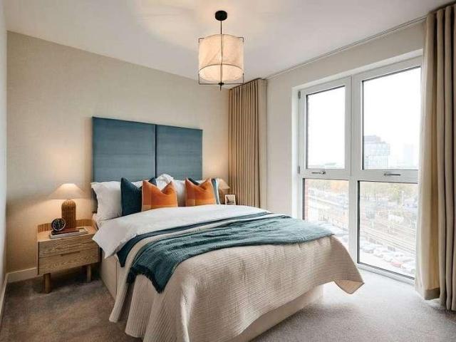 Flat for sale in North Watford, Watford
