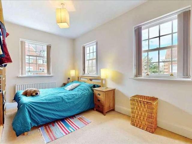 Flat for sale in Greater London