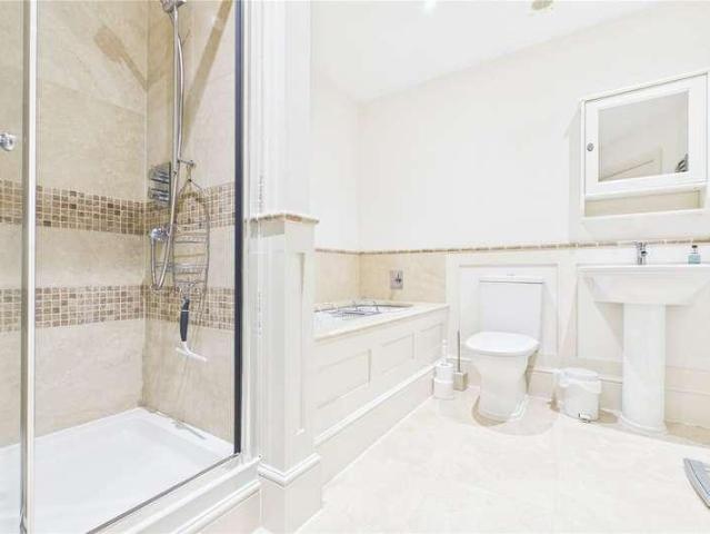 Flat for sale in Upper Woolhampton, West Berkshire