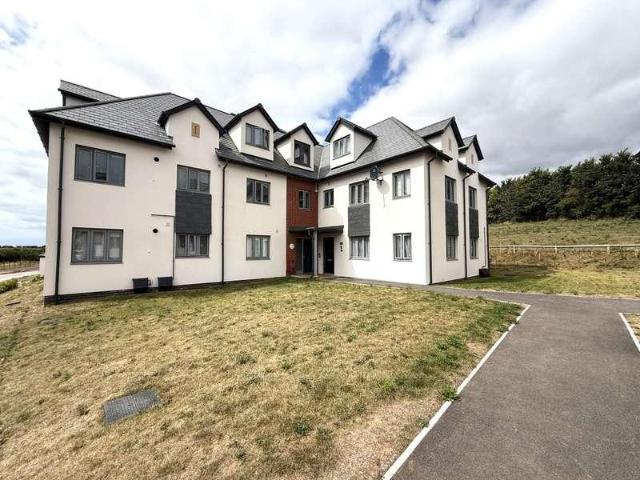 Flat for sale in Littleham, Budlake