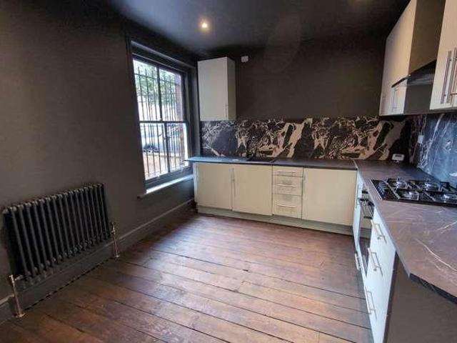 Flat for sale in London Borough of Hackney, Greater London