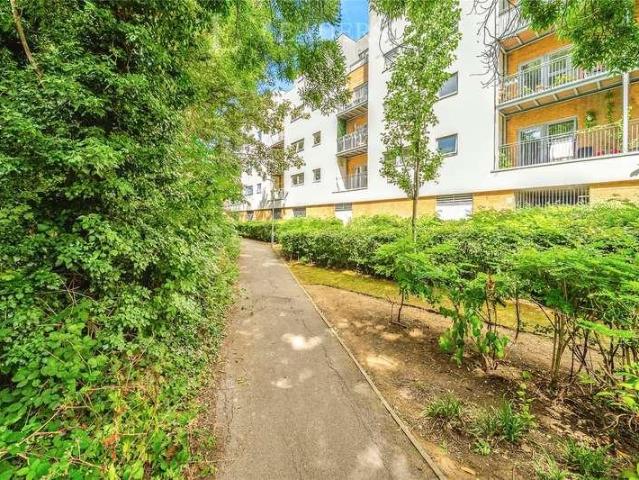 Flat for sale in Brook Street, Bourne Vale