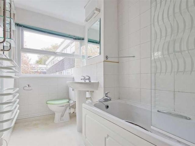 Flat for sale in Arbury, Cambridgeshire