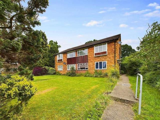 Flat for sale in Pinner, London Borough of Harrow