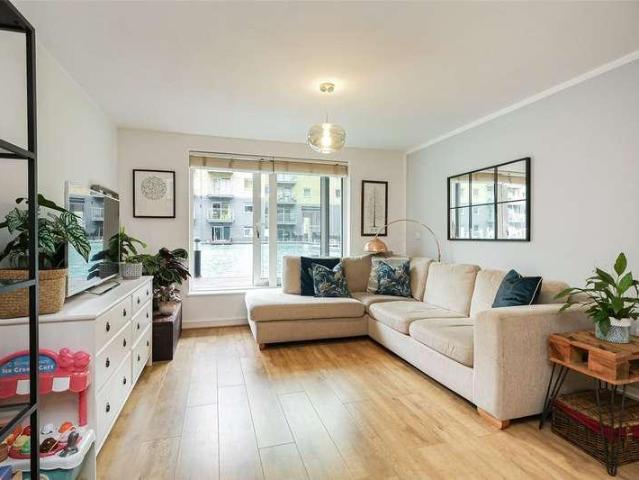 Flat for sale in Royal Arsenal Riverside, Greater London