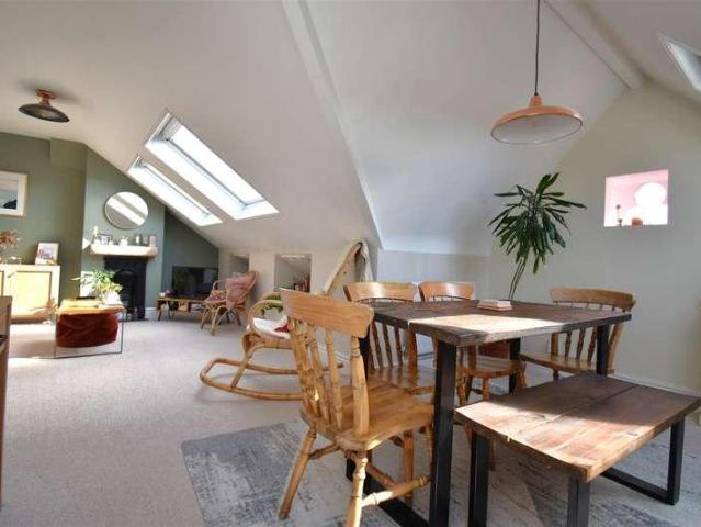 Flat for sale in Henleaze, Bristol