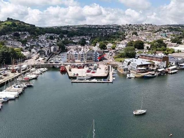 Flat for sale in Penryn, Cornwall