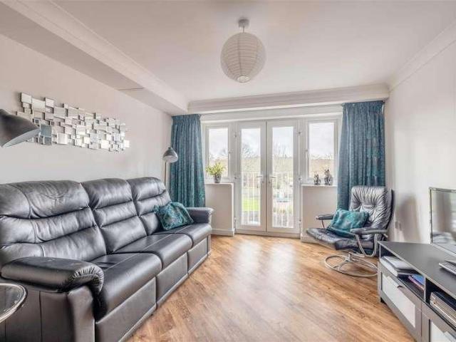 Flat for sale in Clewer Village, Windsor
