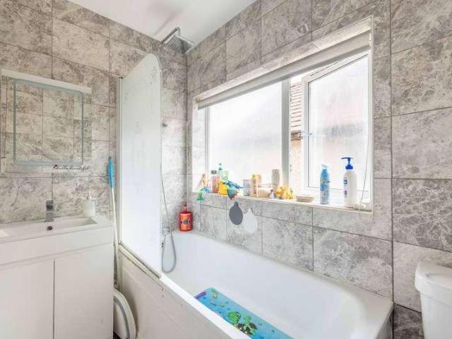 Flat for sale in Slough