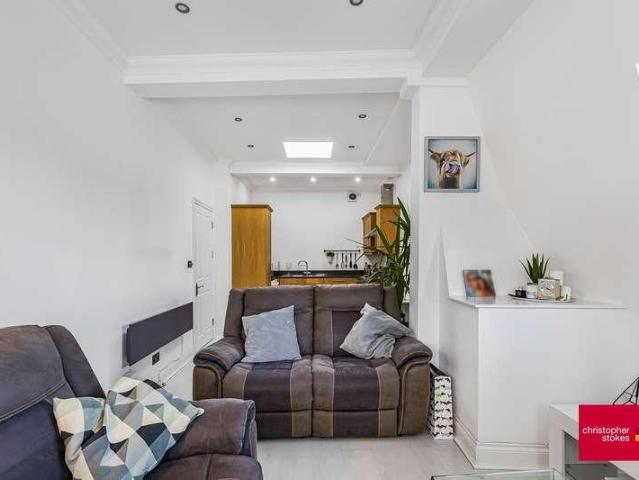 Flat for sale in Broxbourne, Hertfordshire