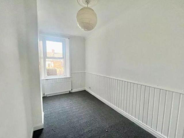 Flat for sale in Bensham, Tyne And Wear