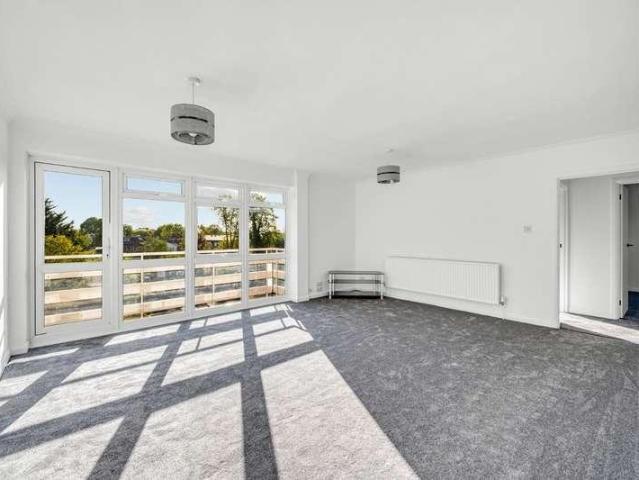 Flat for sale in London Borough of Ealing, Hanwell