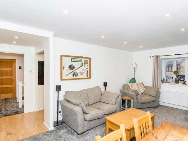 Flat for sale in Stanford On Avon, Leicestershire