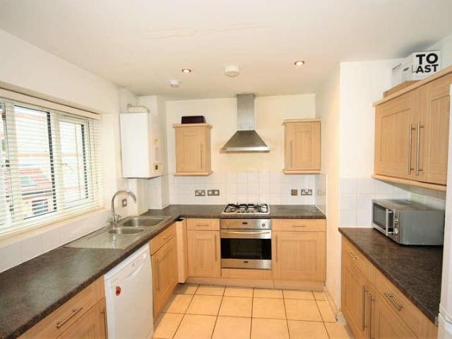 Flat for sale in Bromley-by-Bow, Poplar Grove