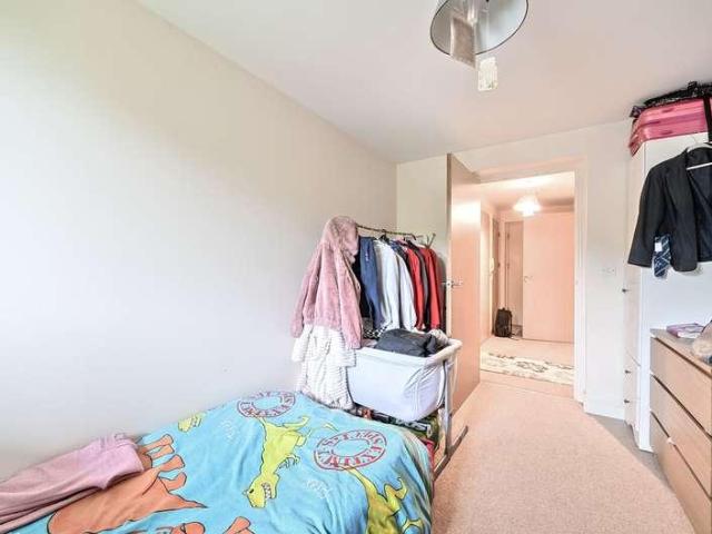 Flat for sale in Three Bridges, Glynde
