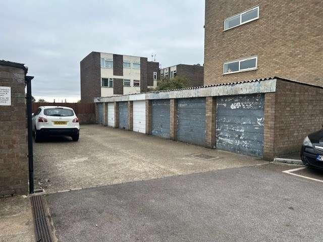 Flat for sale in Sudbury, Greater London