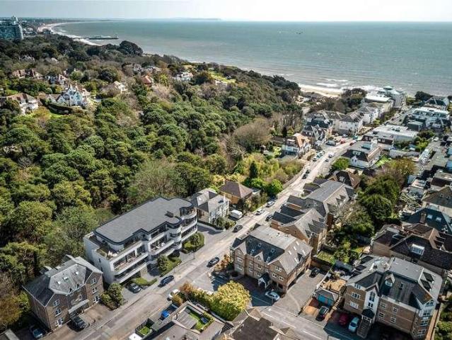 Flat for sale in Bournemouth