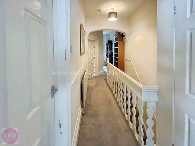 Flat for sale in Alton Barnes, Essex
