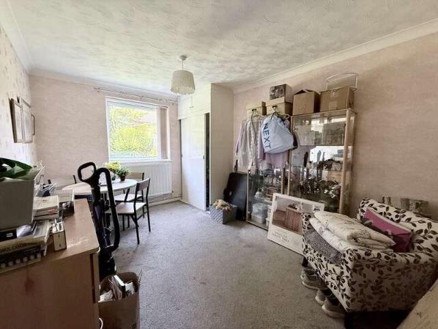Flat for sale in Upton, Acol