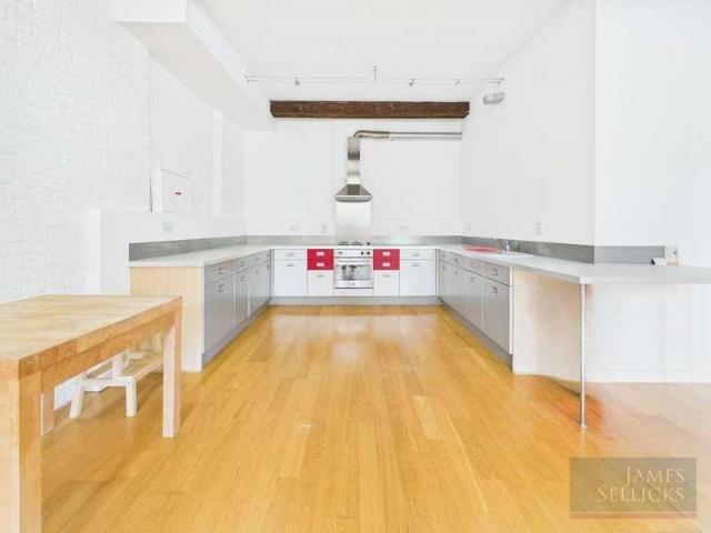 Flat for sale in Bede Island, Old Wharf