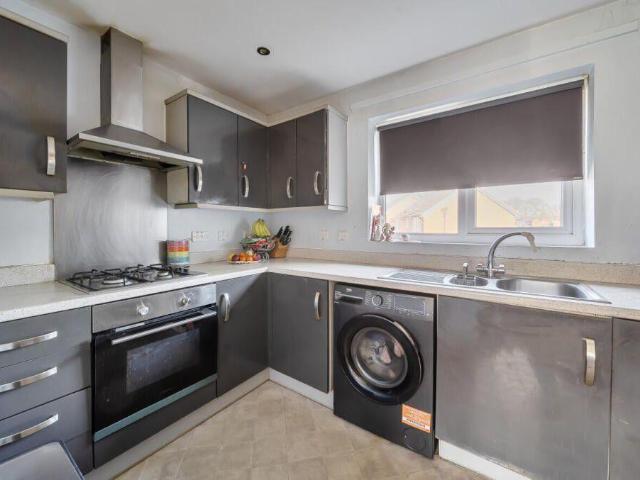 Flat for sale in Sunningdale
