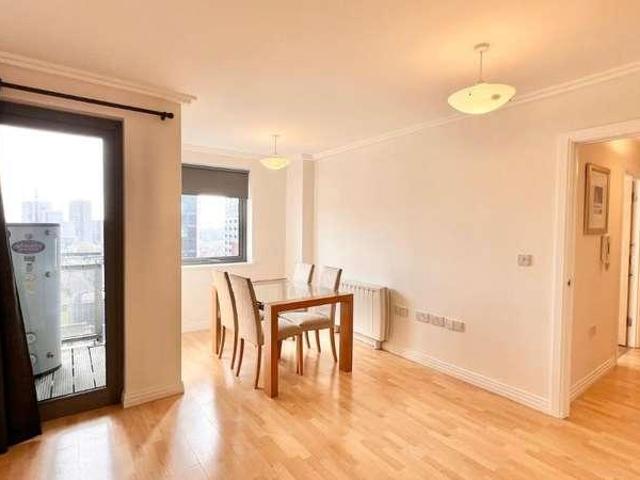 Flat for sale in London Borough of Ealing, Park Royal