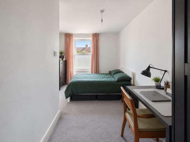 Flat for sale in Weston-super-mare, North Somerset