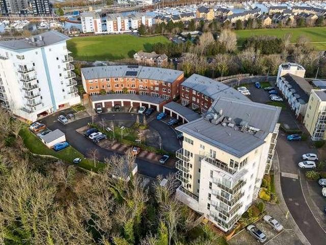 Flat for sale in Penarth Marina, Penarth
