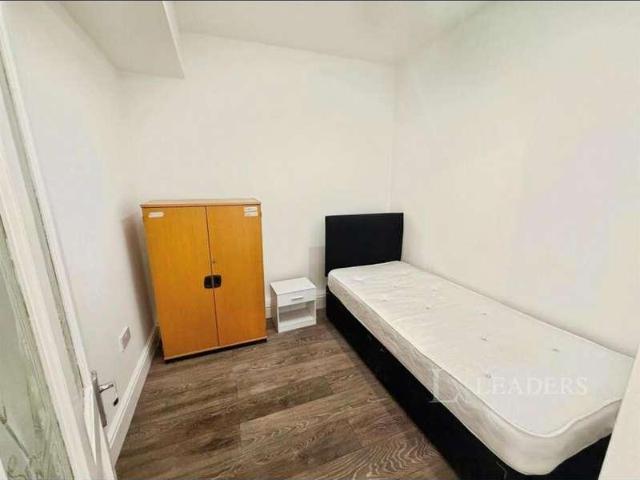 Flat for sale in Golden Valley, Gloucestershire