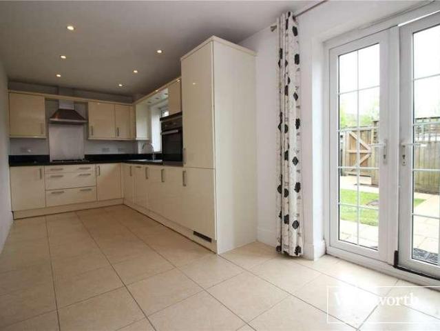 Flat for sale in Elstree and Borehamwood, Elstree