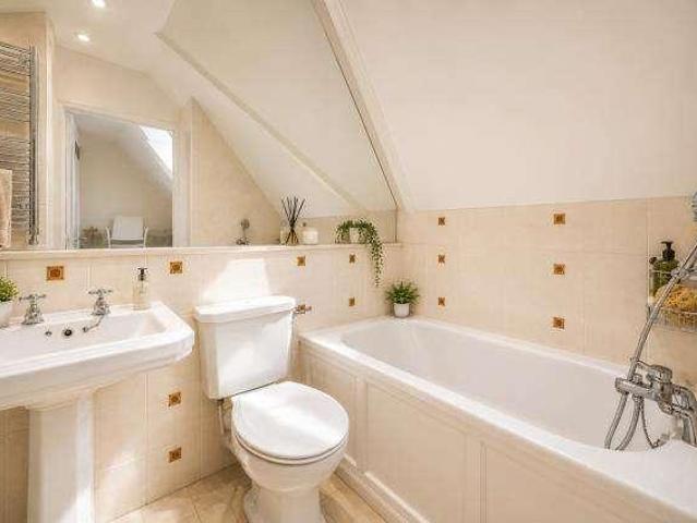 Flat for sale in Belsize Park, Greater London